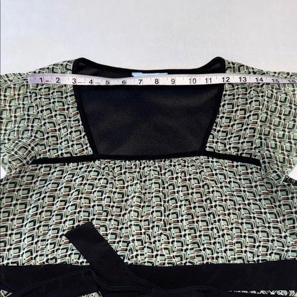 Denver Hayes Blouse Black Green Smocked Back Tie Shirt Top Office Women's Size M - Picture 6 of 10
